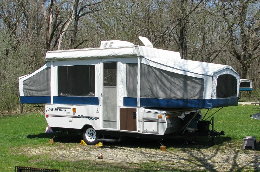 Different Types of RVs - There are so many different RV types and they're called different names all over the world! Which makes it a little tricky for those of us not in the US (i.e. NZ! :-)) This article lists out all the different variations. Folding tent trailer