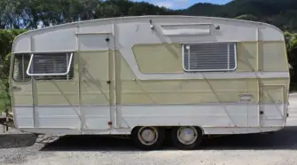 Travel Trailer Renovations - much as I'd love to buy this caravan that's available for sale here in New Zealand, I know that I just don't have the space, money or skills to renovate her. But I still love looking at renovations and dreaming about what can be done.