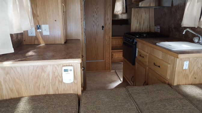 Scamp 19ft Fifth Wheel interior