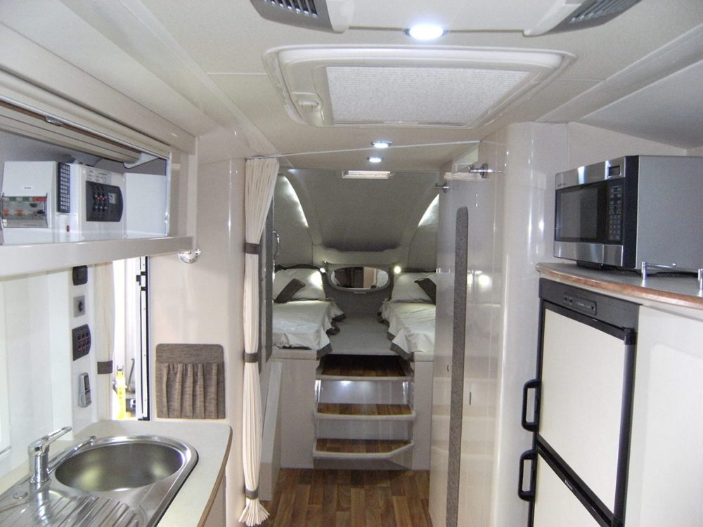 Travelhome Macquarie 23ft Fifth Wheel interior front