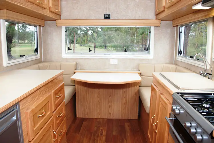 Winjana Strzelecki 19'5" Fifth Wheel interior rear