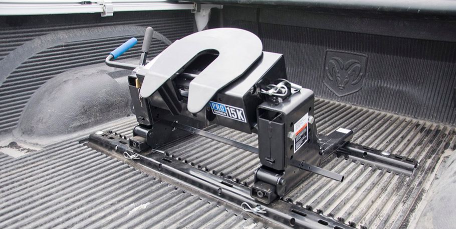 fifth wheel hitch shown in the bed of a truck